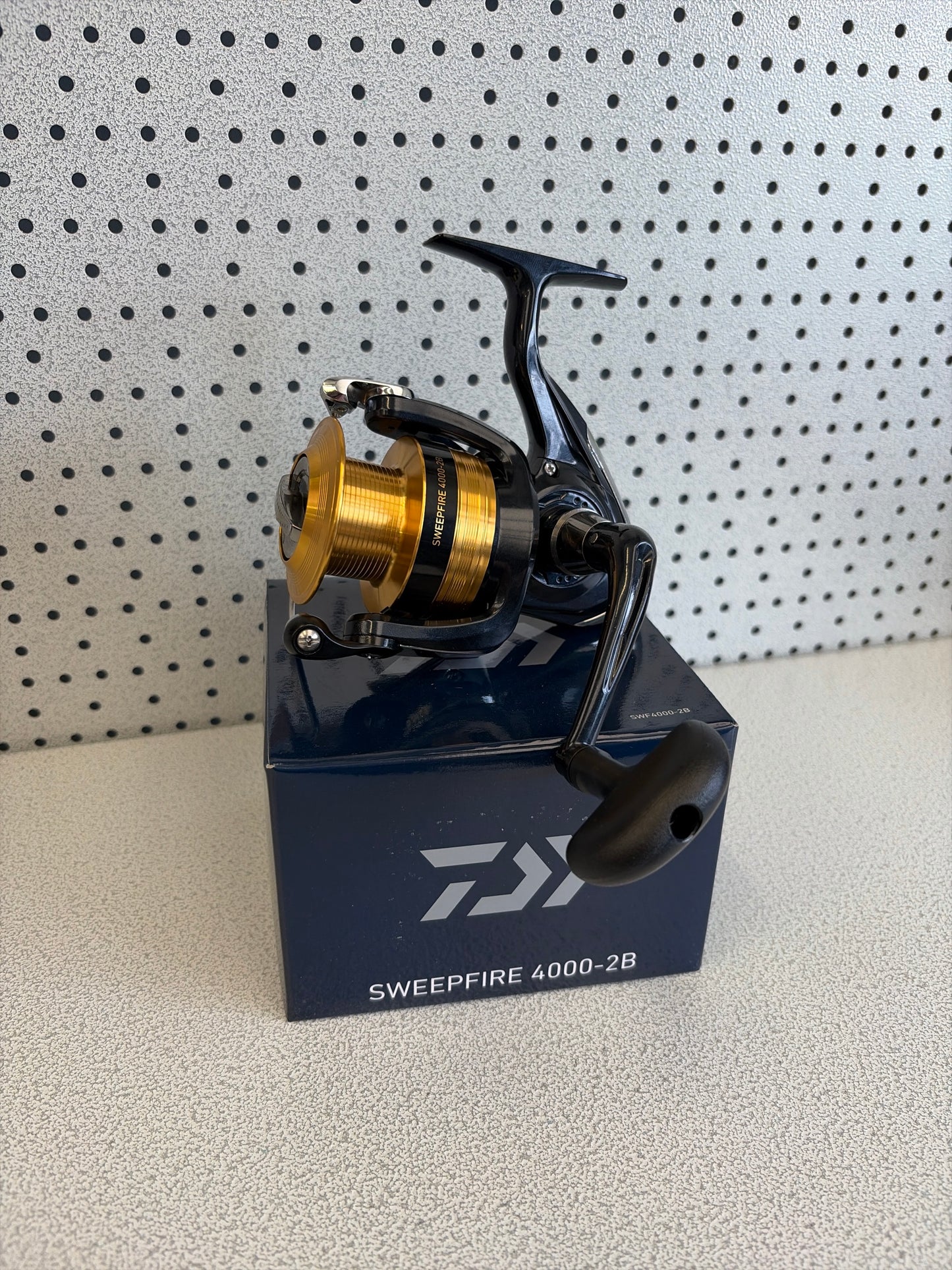 Daiwa Sweepfire 4000-2B Reel image 0
